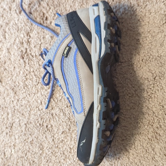 LL Bean Women's Hiking shoes size 8.5, beige and periwinkle - Picture 4 of 4